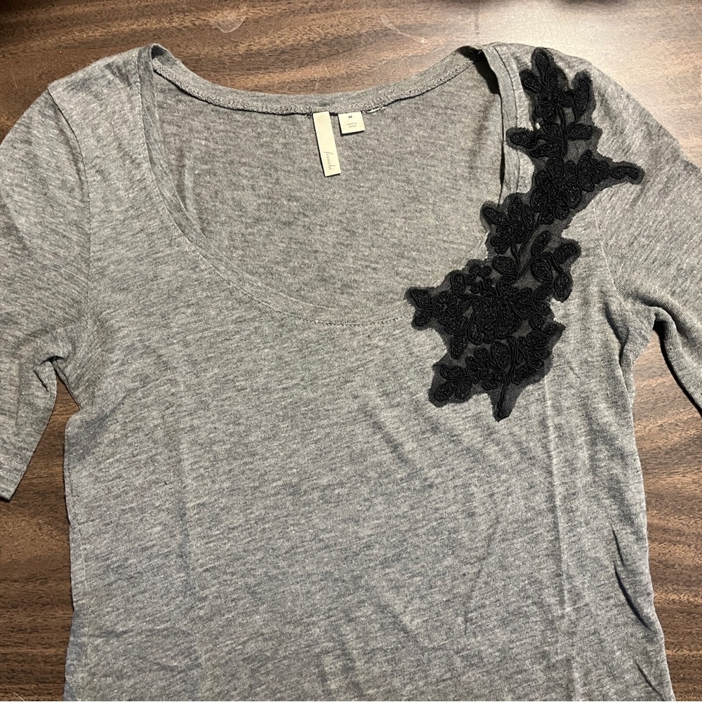 Stylish Gray Top with Black Floral Accent